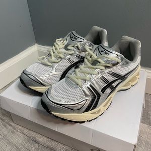 ASICS Gel-Kayano 14
JJJJound Silver Black